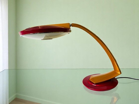 Image 1 of Modernistische spanische Schreibtischlampe aus rotem Metall Boomerang 2000 von Fase 1960s