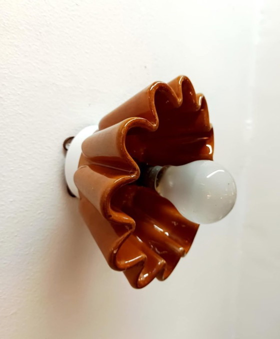 Image 1 of Applique moule à gâteaux ancien en poterie 