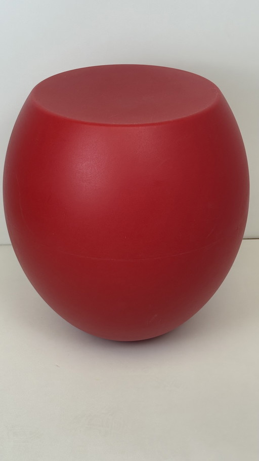 Tumbly ergonomic plastic design stool red