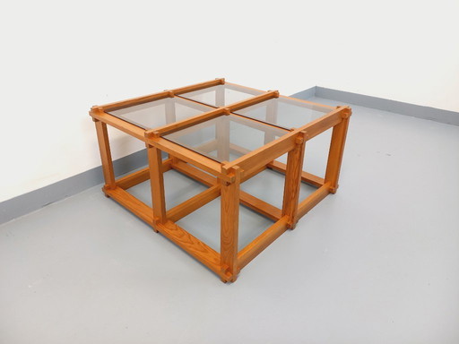 Mesa de centro cuadrada vintage de pino y cristal ahumado de los años 70/80