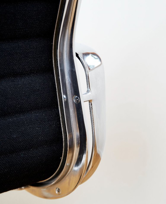 Image 1 of Silla giratoria EA 108 de Charles & Ray Eames para Herman Miller