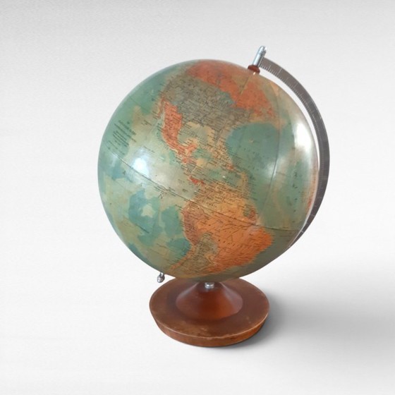 Image 1 of Globe vintage Räth en papier mâché, RDA 1975, H45D35