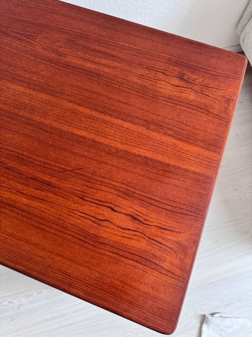 Tafel in Henning Kjærnulf-designstijl, teak, jaren 60, massief Deens mid-century design, Denemarken, bijzettafel, salontafel