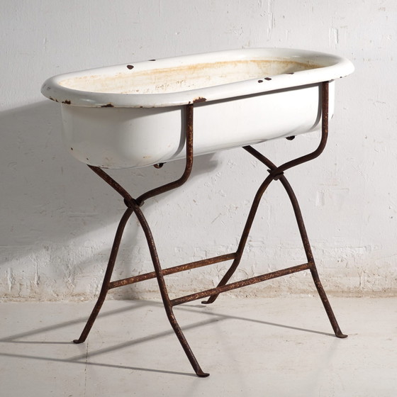 Baignoire ancienne en fer émaillé – Europe Centrale, circa 1950 #7 – Objets déco, Industrieel (photo 8 of 40)