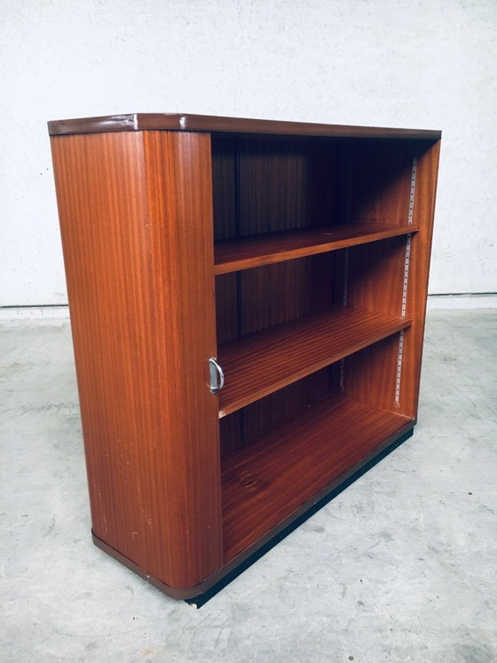 Image 1 of Archivador con puertas correderas de diseño moderno de mediados de siglo, Bélgica, años 60