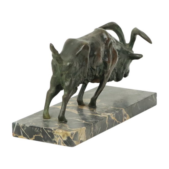 Image 1 of Statue antique en bronze d'un bouc et d'un bélier