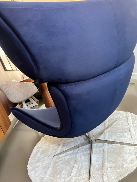 Image 1 of Boconcept Imola Sessel und Fußhocker | Blauer Samt