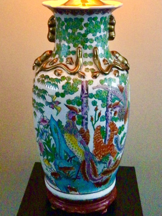 Image 1 of Grote Mid Century Chinese Family Rose Tafellamp Hoogte 76 cm 