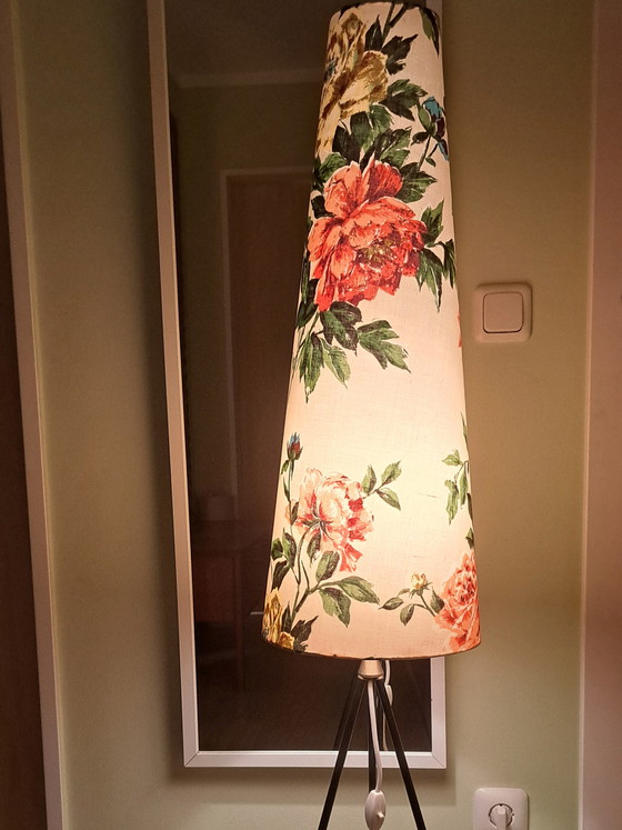 Image 1 of Vintage tripod floor lamp 1960s | Mid-century tripod lamp with floral fabric shade