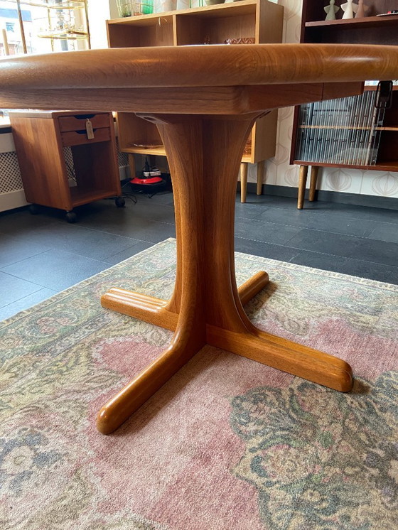 Image 1 of Vintage Danish extendable dining table made of solid teak wood