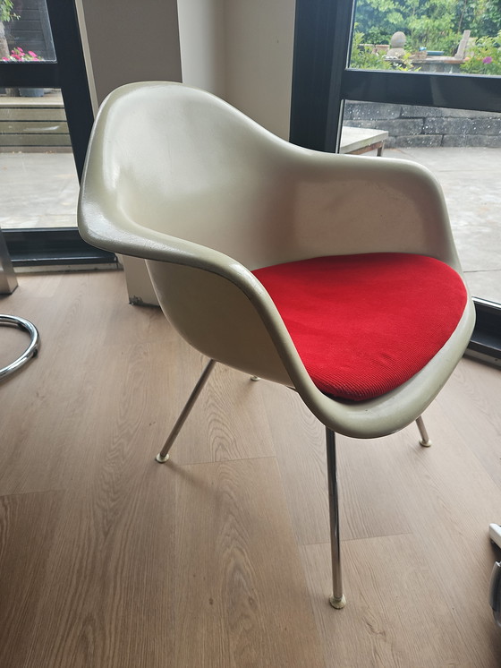 Image 1 of Vintage Fiberglass Bucket Chair by Charles and Ray Eames for Herman Miller