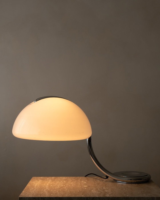 Serpente Model 599 Tischlampe von Elio Martinelli für Martinelli Luce, 1970er Jahre – Tischlampen, Chrome (photo 9 of 24)