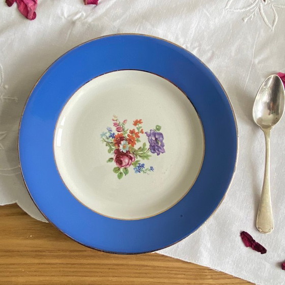 Image 1 of 6 piatti da dessert antichi in terracotta blu con fiori dorati, Saint Amand Hamage, Orchies