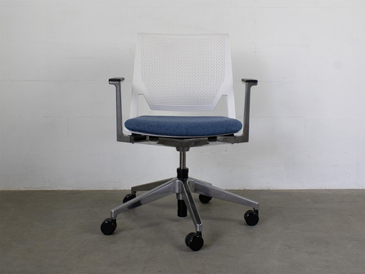 Chaise de bureau Haworth Very, design de Nicolai Czumaj-Bront et Michael Welsh