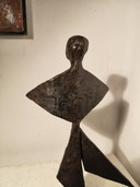 Design modernist expressief kubistich bronzen sculptuur op marmeren voet