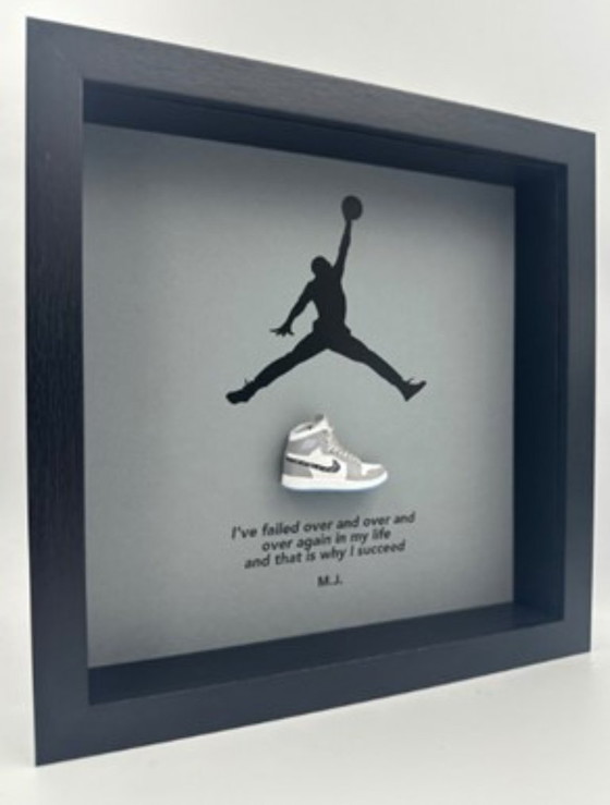 Framed Sneaker Air Jordan 1 Retro High Dior, black on grey, Wall decoration, Wood, Modern (photo 2 of 6)