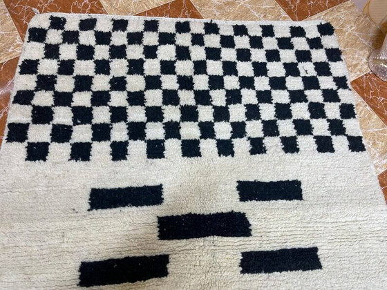 Alfombra bereber decorada a mano 250cm x 150cm (photo 3 of 7)
