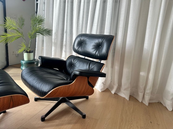 VITRA Eames Lounge Chair e Ottoman originali, Santos Palisander 2005, Sedie girevoli, Pelle, Nero (foto 7 di 14)