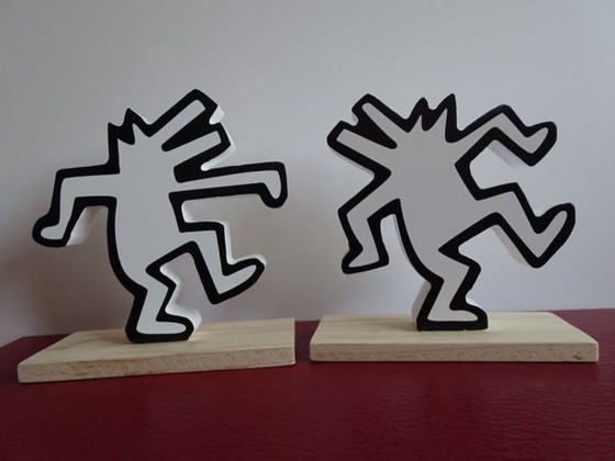 Image 1 of Keith Haring - Limited Edition Dancing Dogs boekensteunen / decoratief object (set)