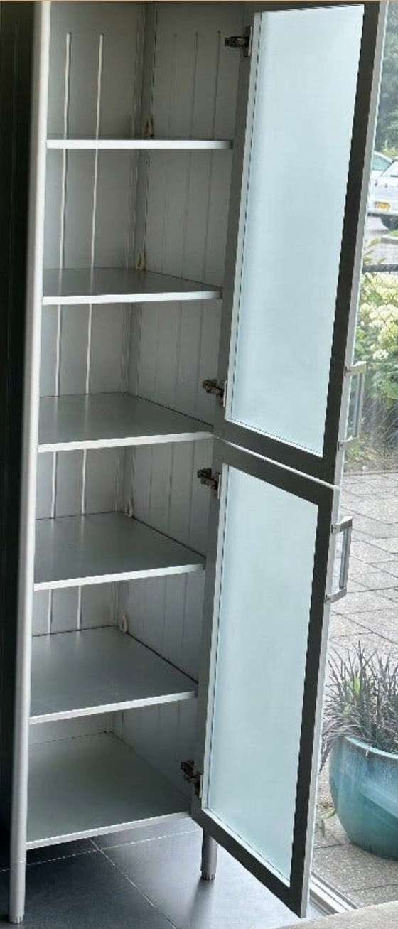 Bulthaup Vetrina Sistema 20 alluminio vetro smerigliato apertura sinistra, Vetrine, Argentato (foto 3 di 5)