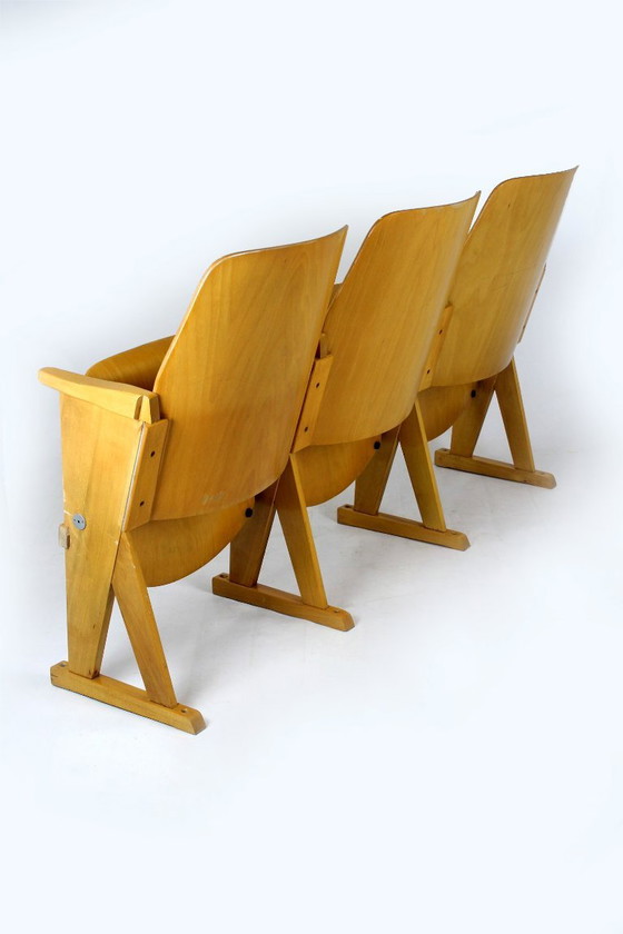 Fauteuils de cinéma vintage de Ton, années 1960, lot de 7 – Chaises pliantes, Wood (photo 15 of 18)