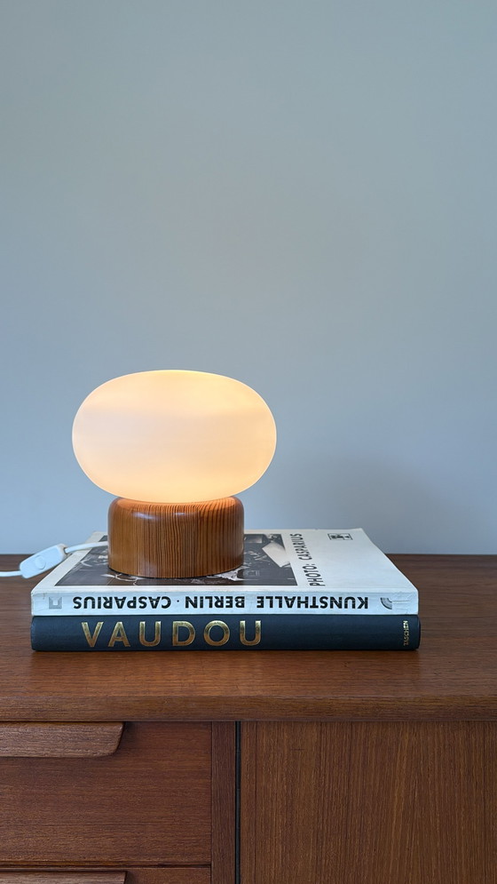 Image 1 of Lampada vintage in legno di teak con sfera di vetro