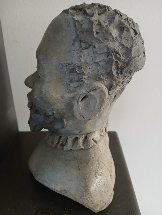 Image 1 of Escultura busto de arcilla