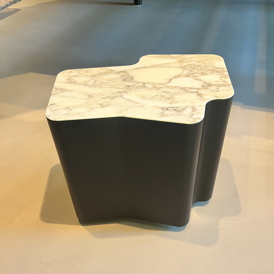 Image 1 of Mesita de noche Minotti Lou