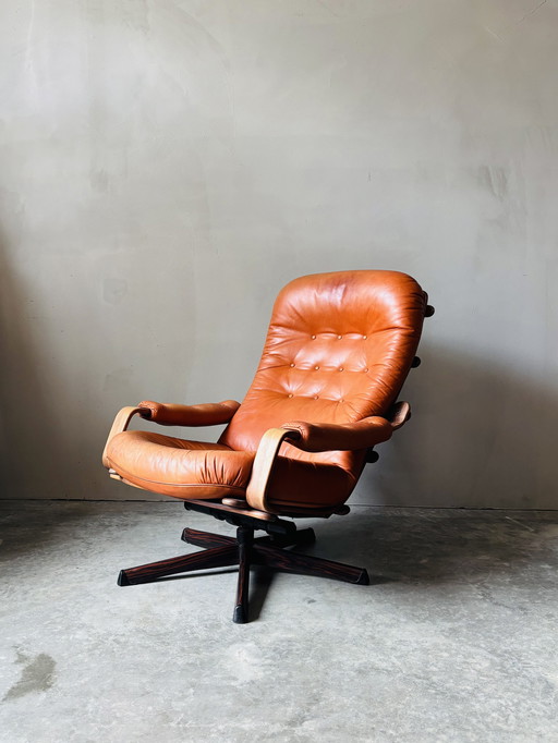 Fauteuil Göte Möbler, design suédois, moderne du milieu du siècle, pivotant, cuir