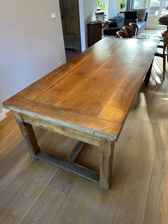 Image 1 of Table de monastère française ancienne en bois de cerisier