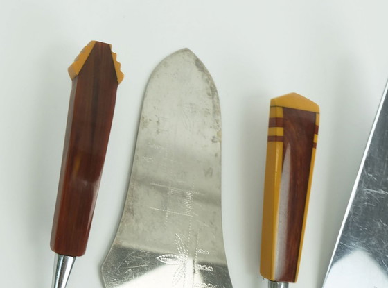 Image 1 of Set van 5 art déco taartlifters met bakelieten handvatten, jaren 1930-1940.