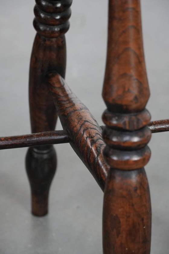 Image 1 of 2 x Antieke Engelse Windsor kruk uit de 18e eeuw