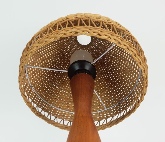 Image 1 of dänische moderne tischlampe teak und rattan 1960er mid century wicker light