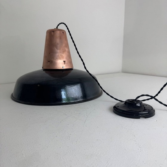 Image 1 of PAIRE D’ANCIENNES SUSPENSIONS EMAILLÉES « MAZDA » 35 CM INDUSTRIEL