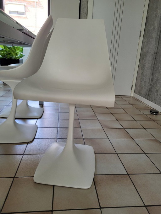 6 witte MAO epoxy stoelen 