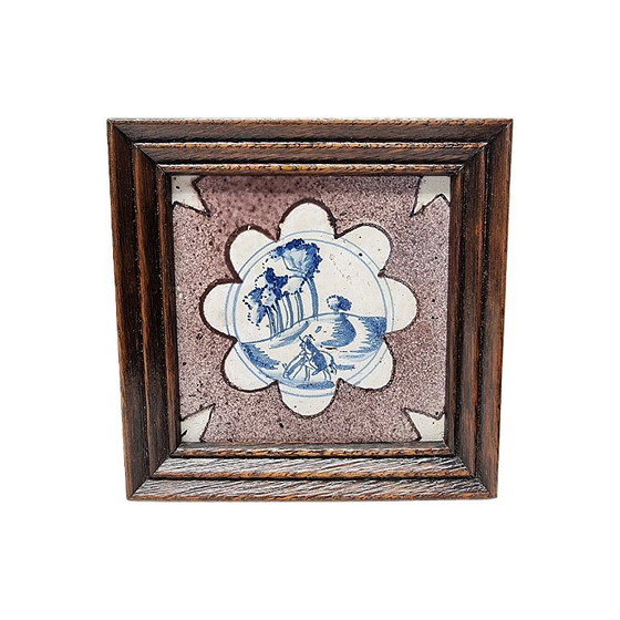 Image 1 of 3 antiek delfts keramieken tegels in eiken lijst, circa 1750