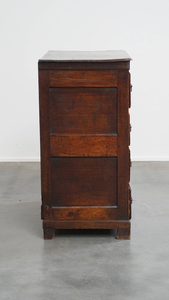 Image 1 of Ancienne commode anglaise du 18ème siècle à 5 tiroirs