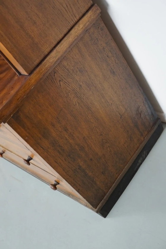 Image 1 of Grand meuble ancien Art Déco en chêne, style boutique de chocolat allemande, années 1920