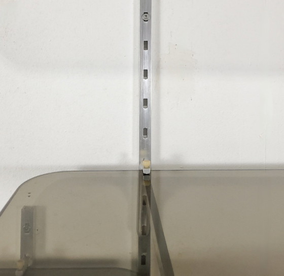 Image 1 of Estantería modular de pared en cristal ahumado