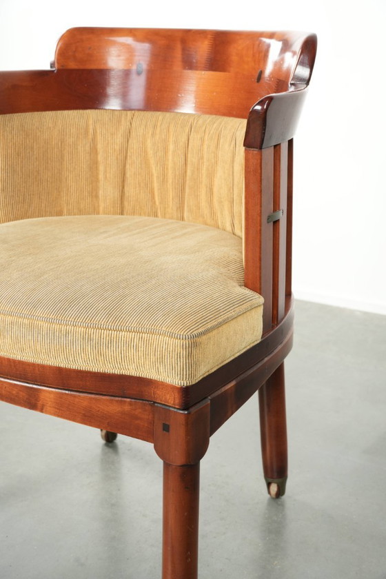 Image 1 of Silla auxiliar/de comedor Schuitema Design de la serie Shaker, con tapicería de lujo en tela amarilla.