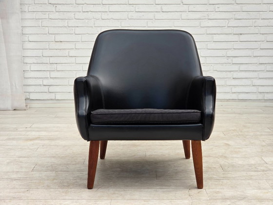 Image 1 of Anni '70, poltrona danese, similpelle, gambe in legno di teak.