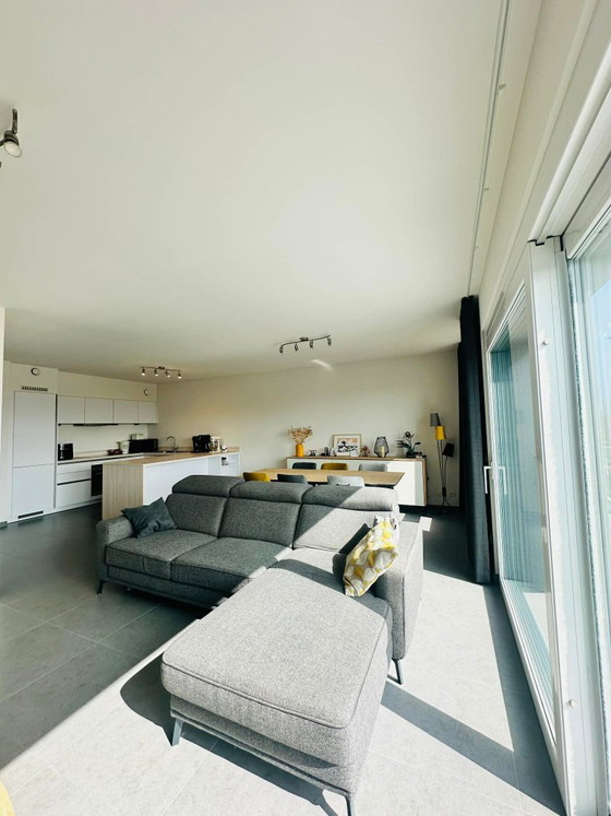 Image 1 of Ensemble XOOON Darwin : buffet, meuble TV, table et chaises, table basse, table à manger et fauteuil.