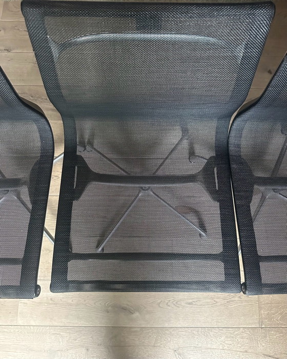 Sedia Vitra Eames x 3 (modello EA 105), Sedie da conferenza, Tessile, Alluminio, Nero (foto 2 di 7)