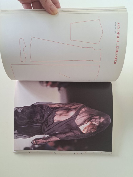 Muster" (MoMu Antwerpen) Ludion 2003 – Fotografie, Papier (photo 6 of 12)
