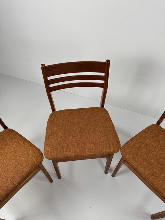 Image 1 of Set di 4 sedie da pranzo danesi di metà secolo: eleganza senza tempo