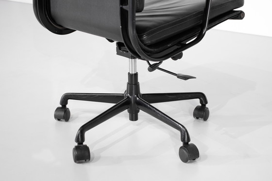 Image 1 of Soft Pad Chair "EA 219" Charles Ray Eames, USA 1969.