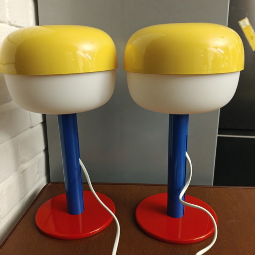 Einzigartiges Paar postmoderner IKEA-Tischlampen – Individuelle Farbkombination – Memphis-Stil