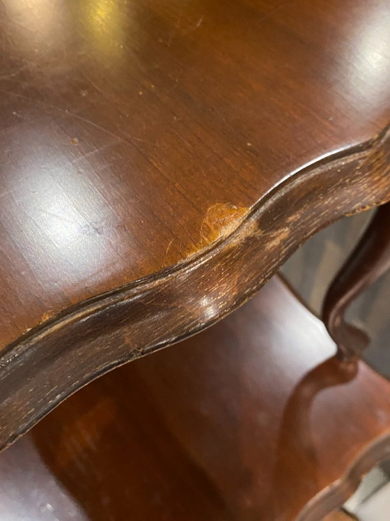 Image 1 of Ensemble de 3 tables basses gigognes rustiques style Louis XV 1950