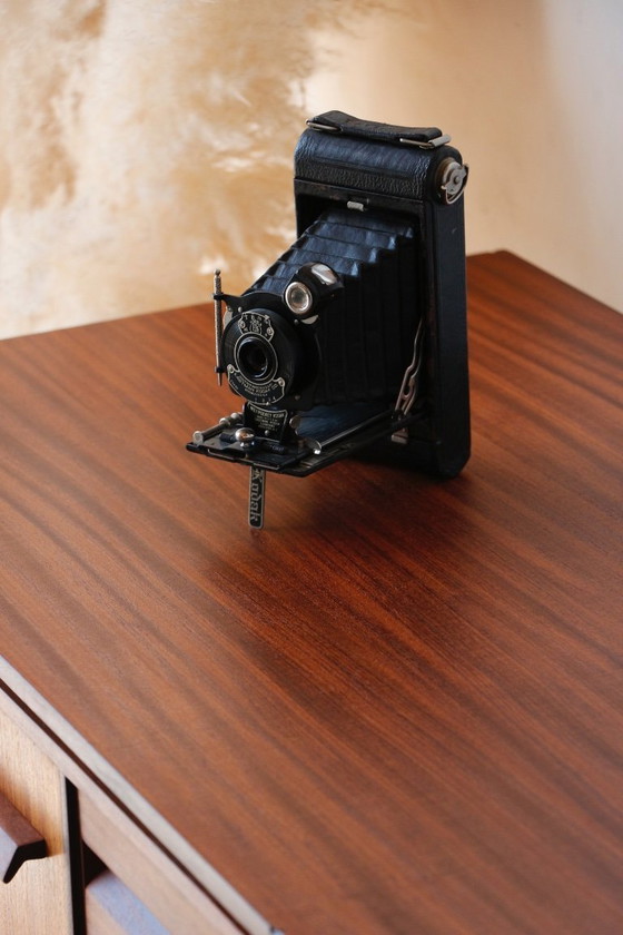 Image 1 of Britisches Sideboard im modernen Stil von White & Newton | Ikonisches Design