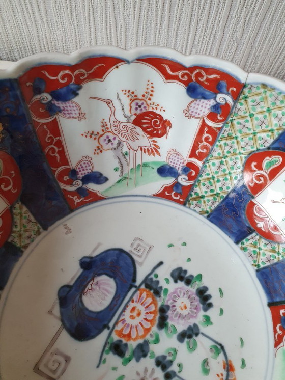 Image 1 of Antique Imari bowl Meiji period 1890-1910
